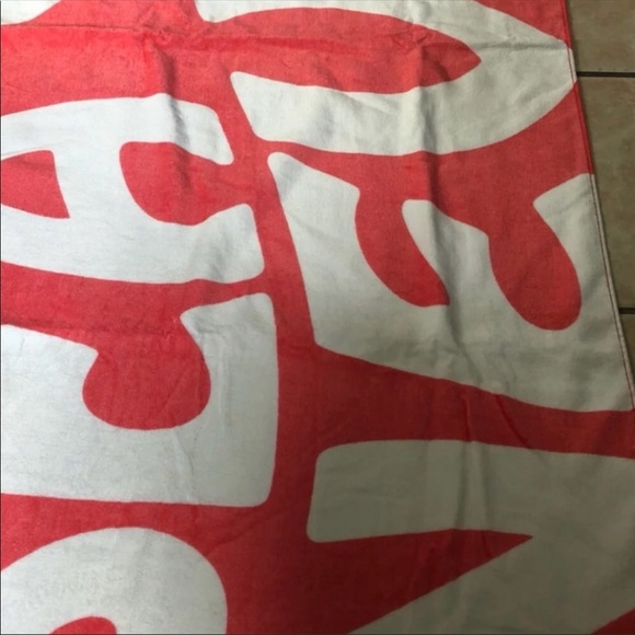 Vs pink beach towel neon pink sea you never - Picture 3 of 4